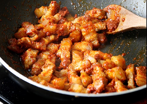 Pork Olathiyathu ( Pork Stir Fry recipe, non veg recipe, pork dry recipe, spicy pork recipe,