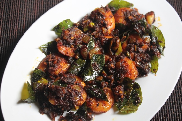 Prawn Roast recipe, Prawn Fry recipe, seafood recipe, prawns dry recipe, kerala cooking, kerala dishes, kerala recipes, kerala cuisine, south indian recipes, spicy seafood recipe