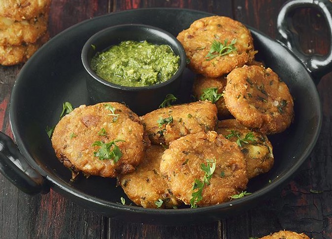 Aloo cheese tikki, potato cheese tikki, indian snacks with cheese and potato, easy aloo tikki