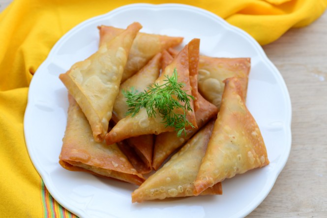 chicken samosa kerala style, chicken samosa indian snack, chicken samosa with step by step pictures, easy chicken samosa recipe