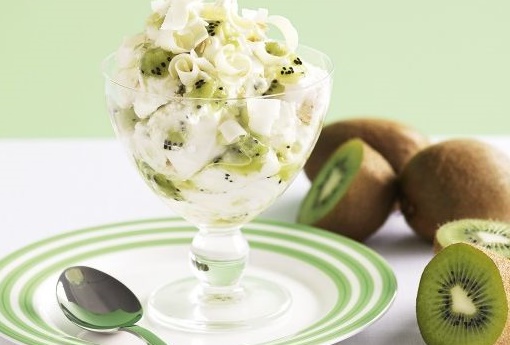 Kiwi Cream Delight, easy dessert recipe with whip cream and kiwi, fruit dessert with kiwi